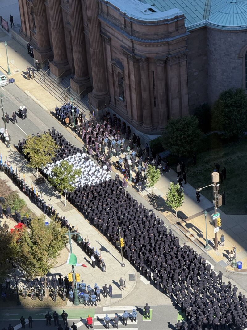 Image for the Tweet beginning: Funeral of fallen officer Shane